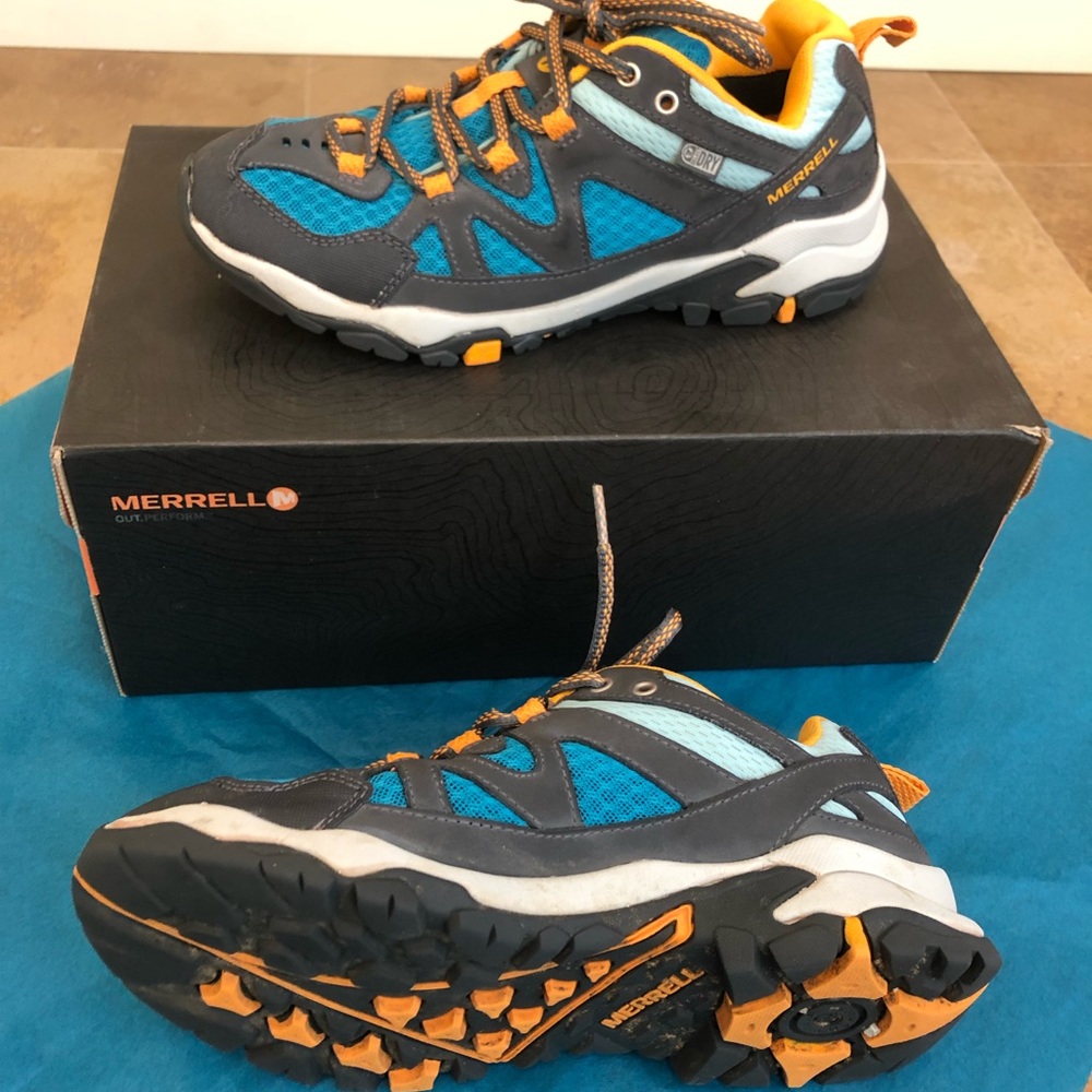 Women’s Merrel Hiking Shoes